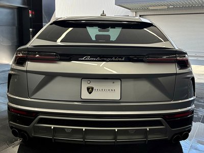 LAMBORGHINI URUS - 5