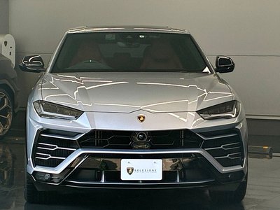 LAMBORGHINI URUS - 4