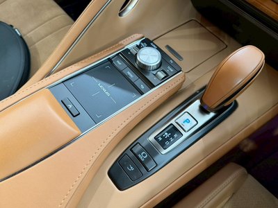 صورة مصغرة 47 لـ 2018 Lexus LC