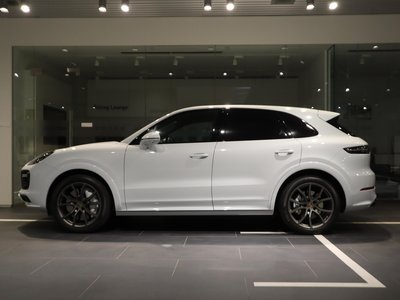 PORSCHE CAYENNE - 8