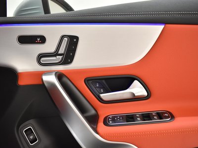 MERCEDES-BENZ CLA - 10