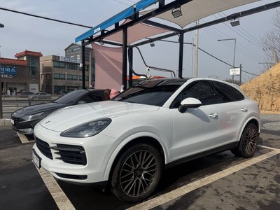 PORSCHE CAYENNE - 9