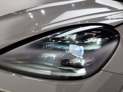 PORSCHE CAYENNE - 9