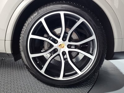 PORSCHE CAYENNE - 8
