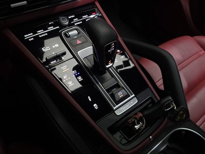 2022 Porsche CAYENNE — миниатюра 12