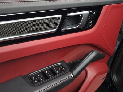 2022 Porsche CAYENNE — миниатюра 32