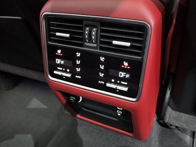 2022 Porsche CAYENNE — миниатюра 25
