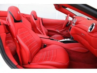 FERRARI CALIFORNIA - 8