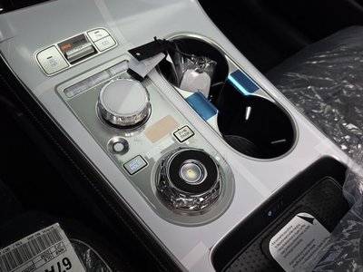 صورة 9 لـ 2026 Genesis GV70