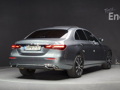 MERCEDES-BENZ E-CLASS - 3