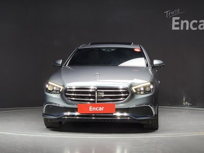 MERCEDES-BENZ E-CLASS - 2