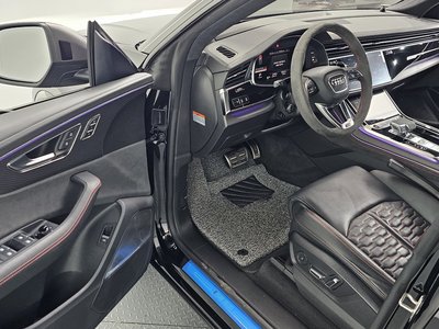 صورة 10 لـ 2025 AUDI RS Q8