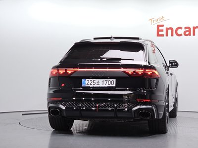 صورة 3 لـ 2025 AUDI RS Q8