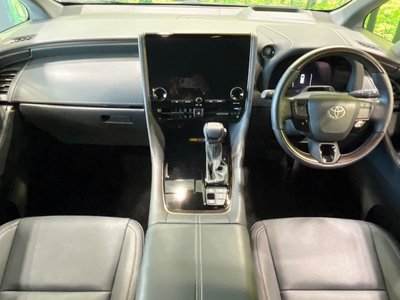 2025 Toyota ALPHARD photo 2