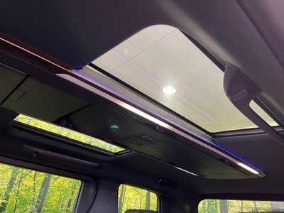 2025 Toyota ALPHARD photo 3