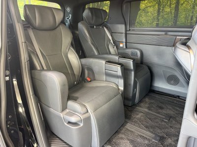 2025 Toyota ALPHARD photo 9