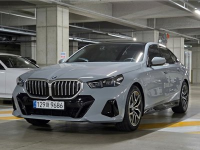 BMW 5 SERIES - 1