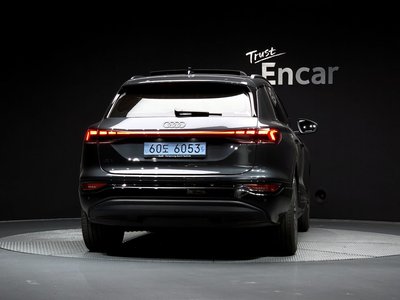 AUDI Q6 E-TRON - 4