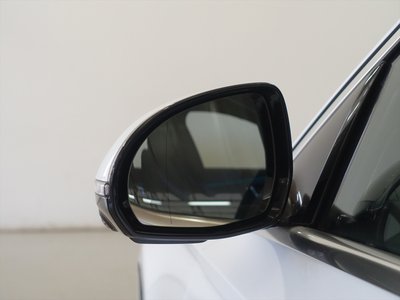 MERCEDES-BENZ E-CLASS - 6