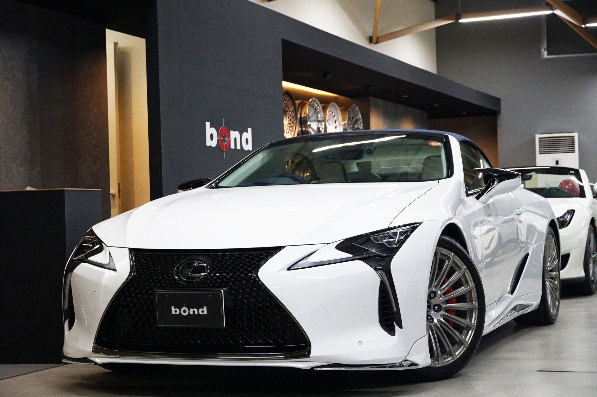 LEXUS LC CONVERTIBLE - View 1