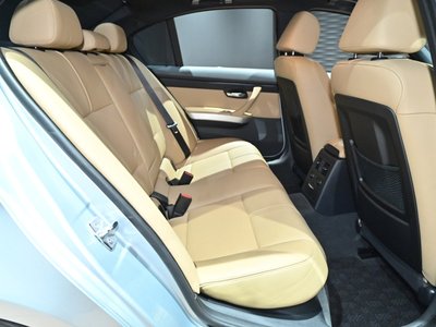 صورة 20 لـ 2008 BMW M3 SEDAN