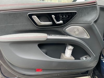 MERCEDES-BENZ EQS - 5