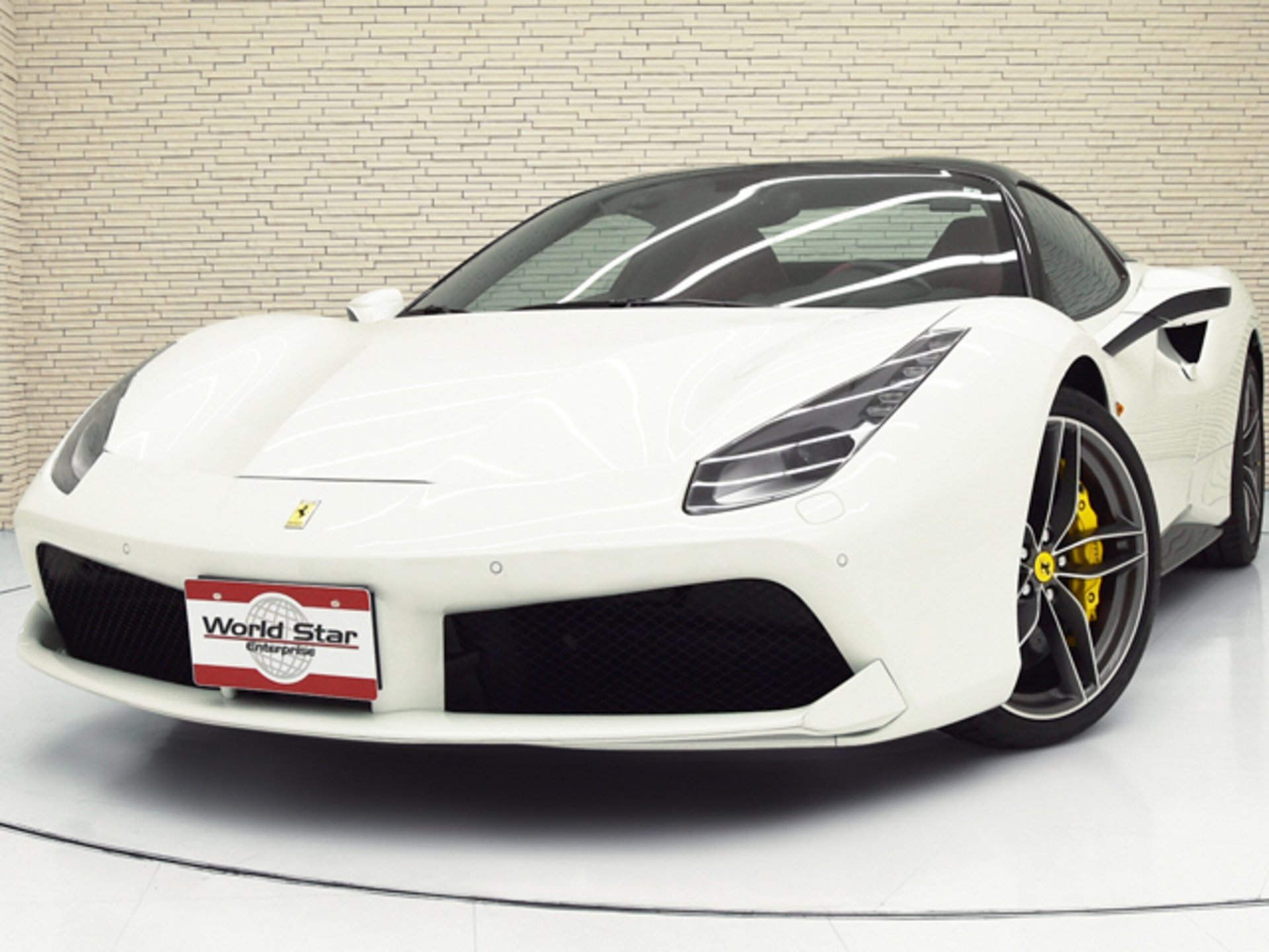 FERRARI 488 SPIDER - View 1