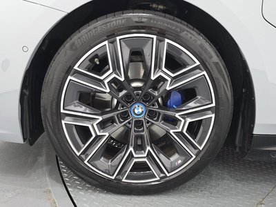 2025 BMW 5 SERIES 照片 6