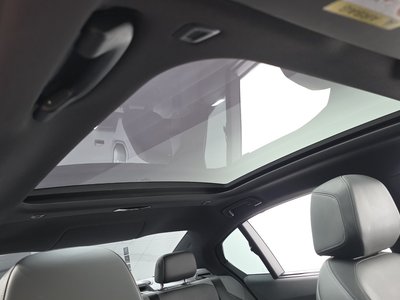 2025 BMW 5 SERIES — миниатюра 18