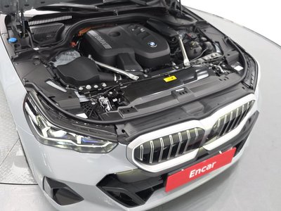 2025 BMW 5 SERIES 照片 7