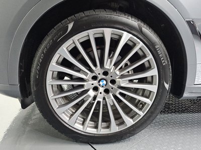 2022 BMW X7 photo 6