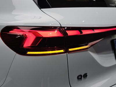 صورة 10 لـ 2025 AUDI Q6 E-TRON
