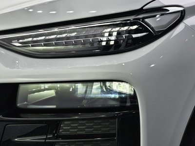 صورة 9 لـ 2025 AUDI Q6 E-TRON