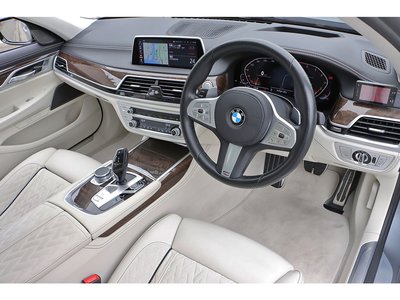 2021 BMW 7 SERIES photo 3