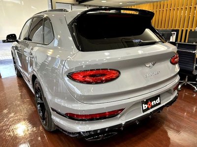 BENTLEY BENTAYGA - 7