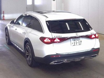 MERCEDES-BENZ E-CLASS - 2