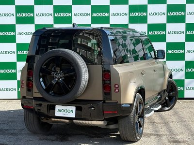 LAND ROVER DEFENDER - 4