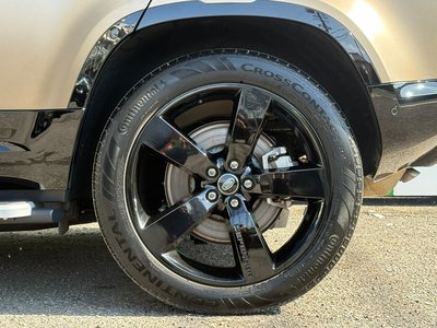 LAND ROVER DEFENDER - 10