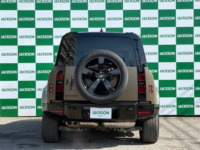 LAND ROVER DEFENDER - 8