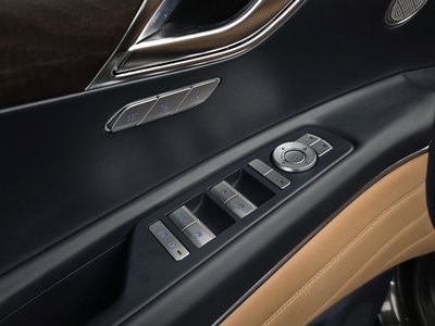 2023 Genesis GV80 thumbnail 38