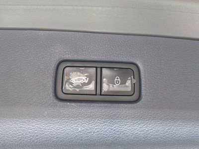 2023 Genesis GV80 thumbnail 36
