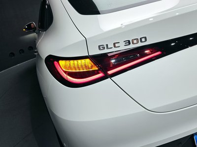 MERCEDES-BENZ GLC - 10