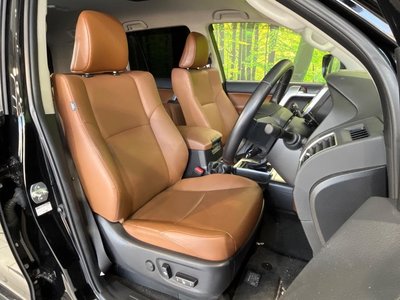 TOYOTA LAND CRUISER PRADO - 8