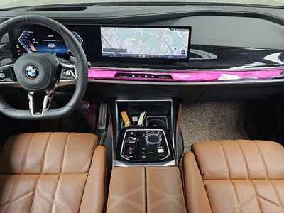2025 BMW 7 SERIES photo 5