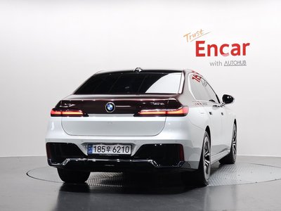 2025 BMW 7 SERIES photo 3