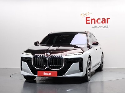 2025 BMW 7 SERIES photo 2