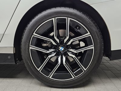 2025 BMW 7 SERIES photo 8