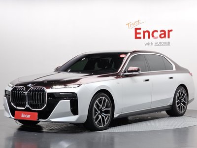 2025 BMW 7 SERIES photo 1