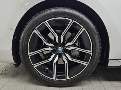 2025 BMW 7 SERIES photo 6
