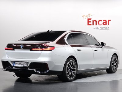 2025 BMW 7 SERIES photo 4